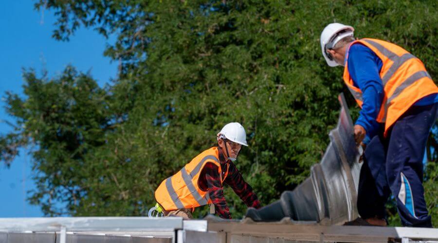 Expert Emergency Roof Repairs services in Gilbertville, IA